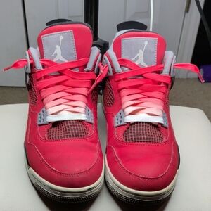 Jordan 4 Toro red